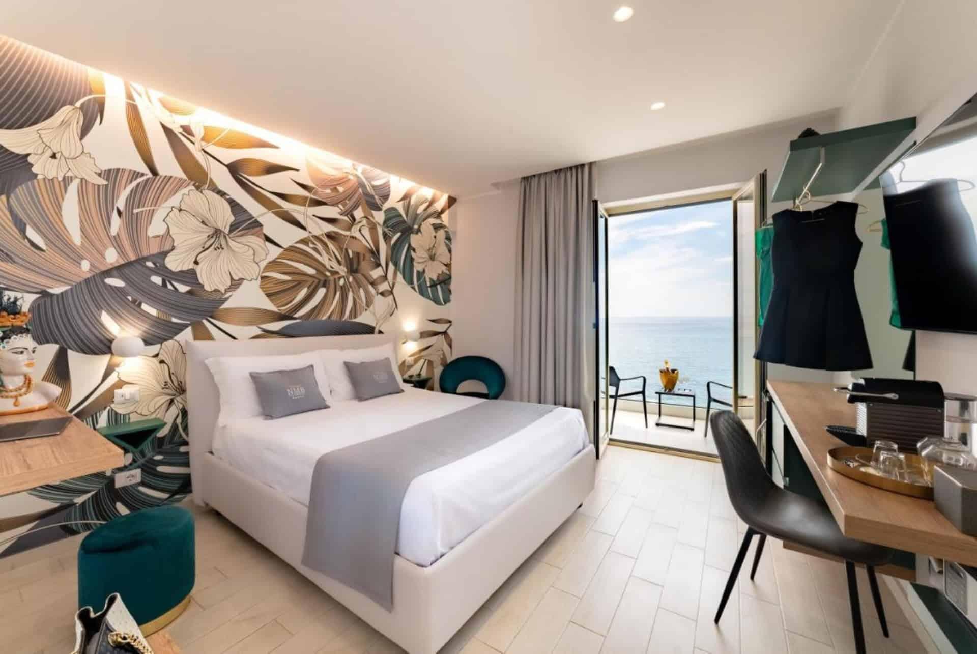 Naxos Marine Bay room