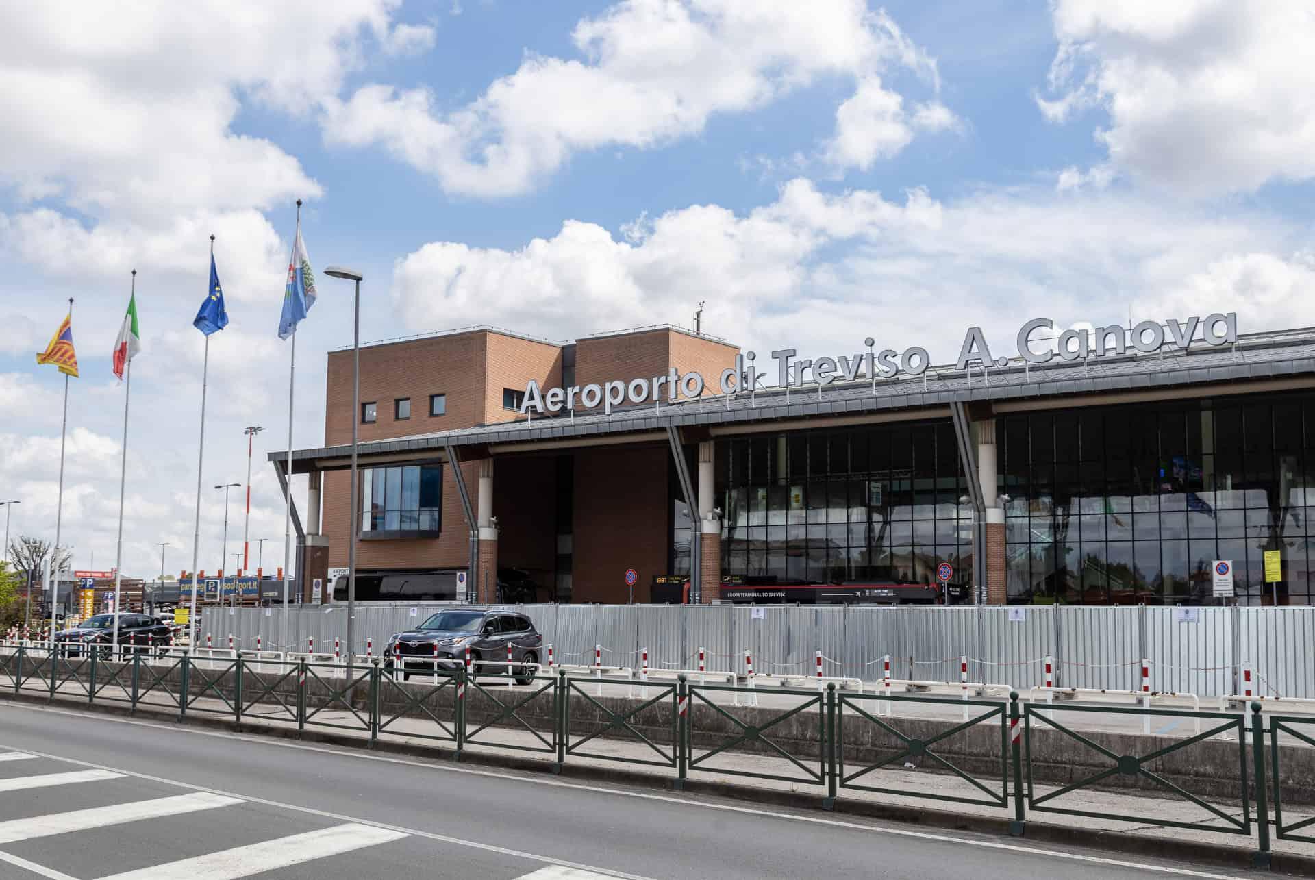 venice airport