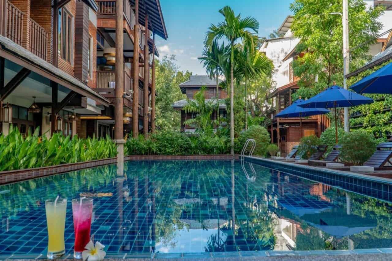 sunny v hotel pool