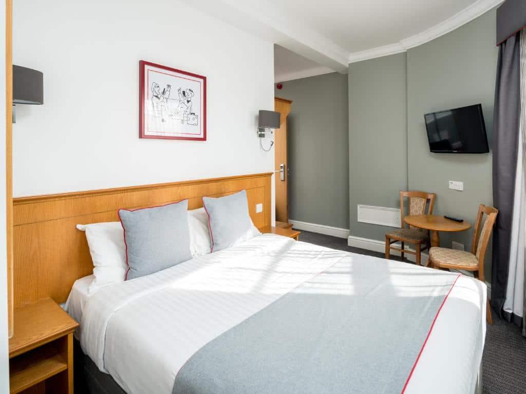 oyo townhouse new england room