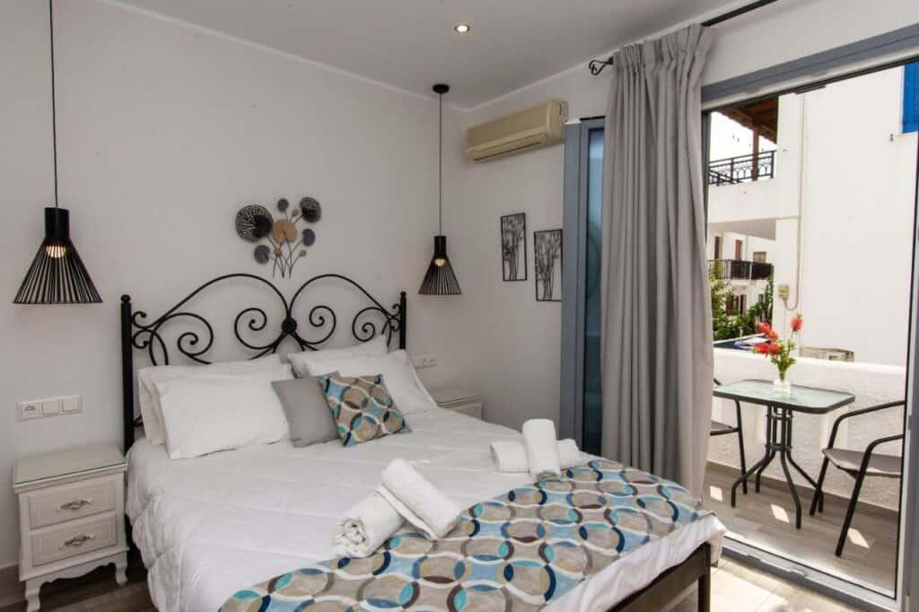 Naxos Chora room