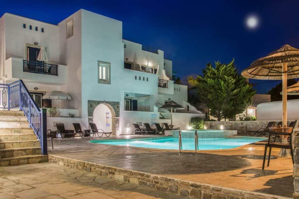 Plaka exterior