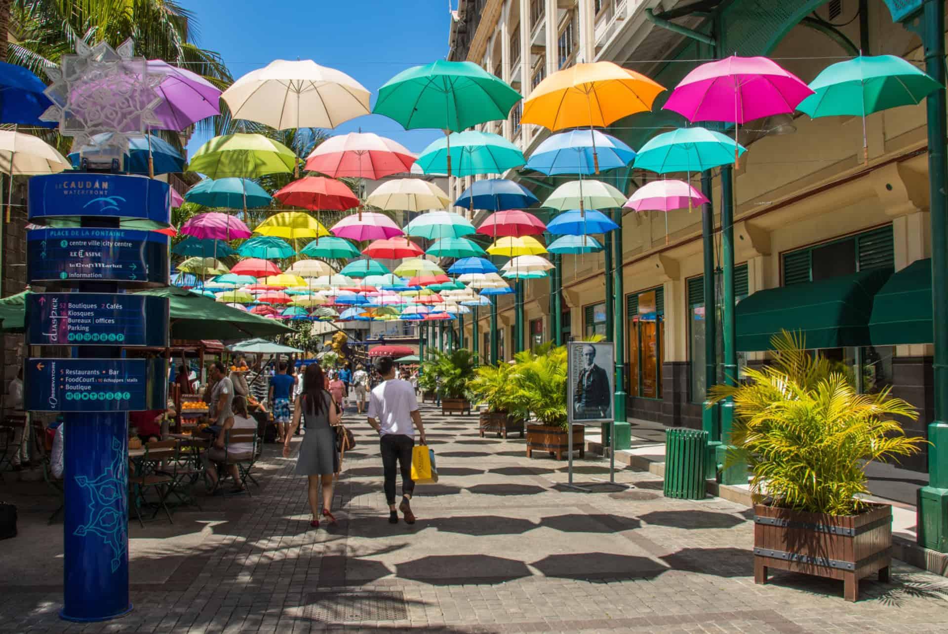tourist crowd when to go to mauritius