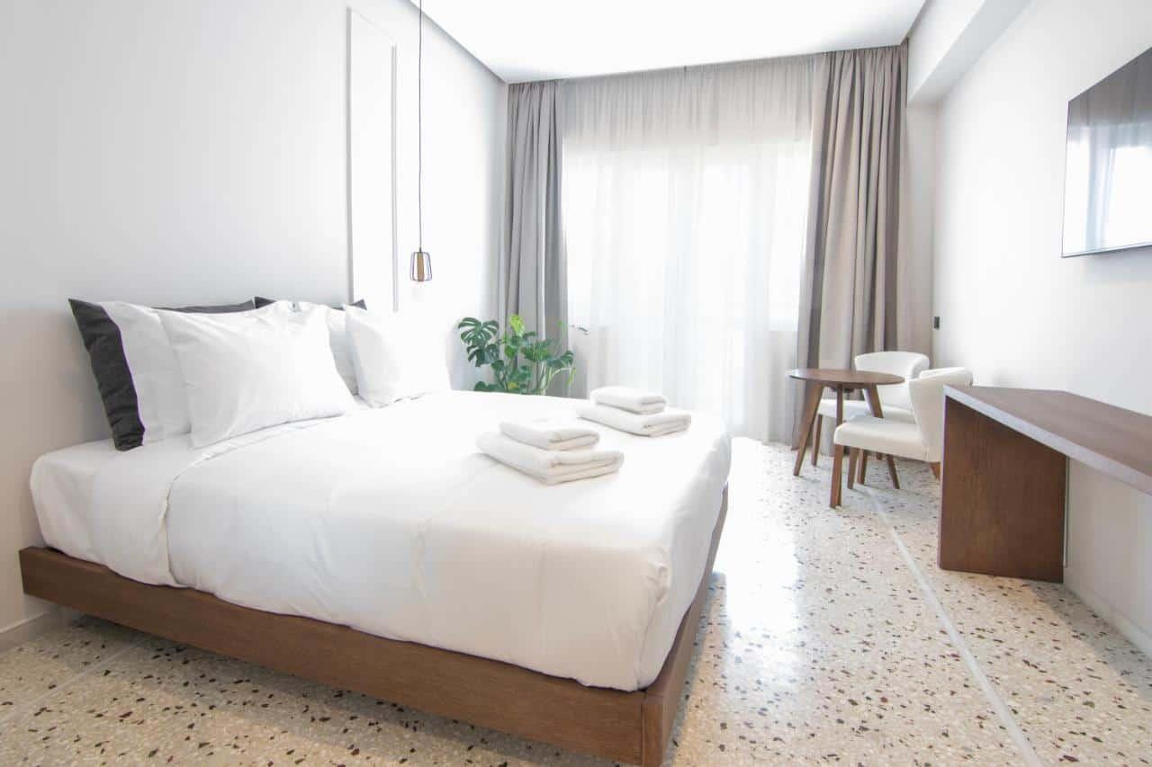 where to stay in athens monastiraki room