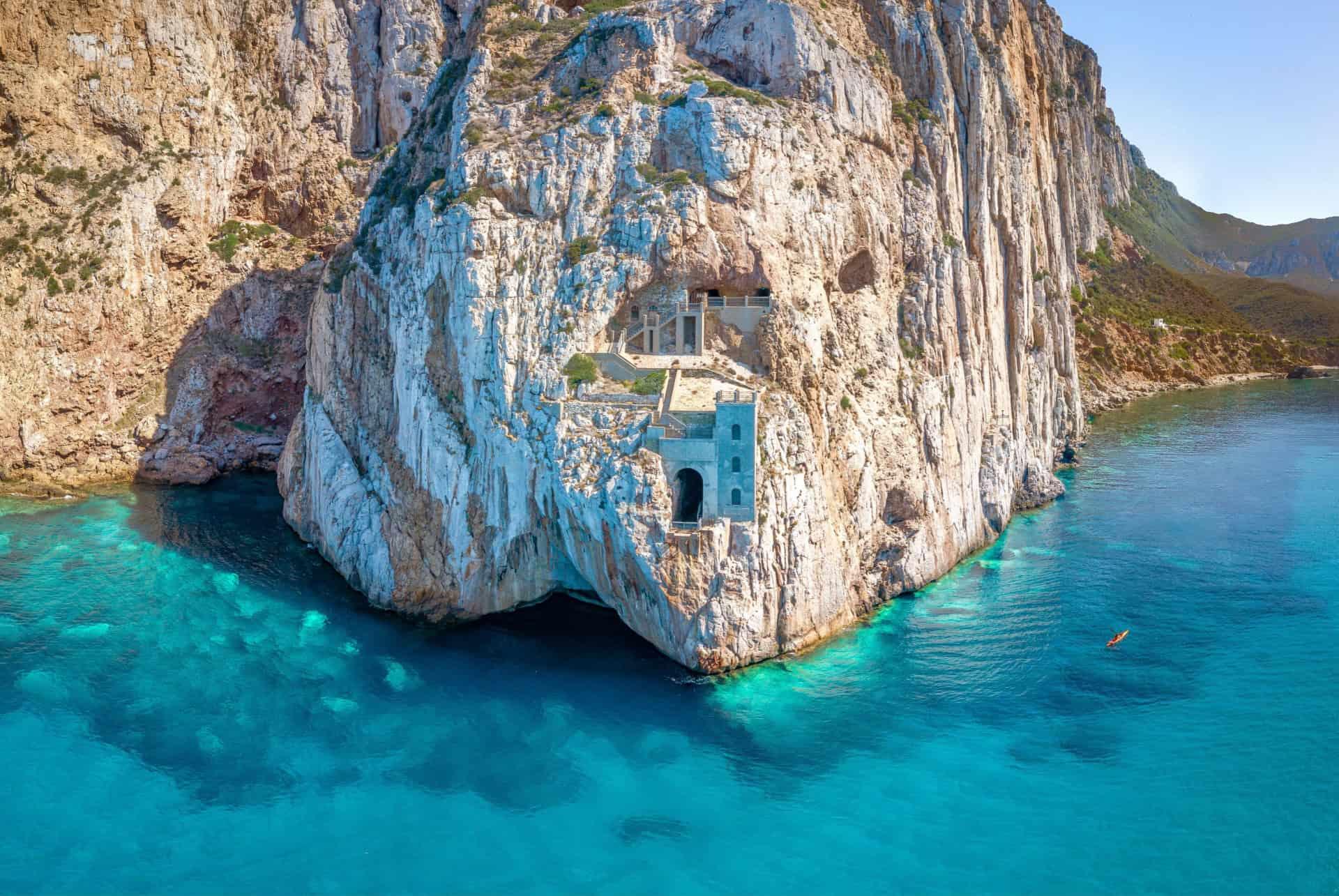 when to go to sardinia summer