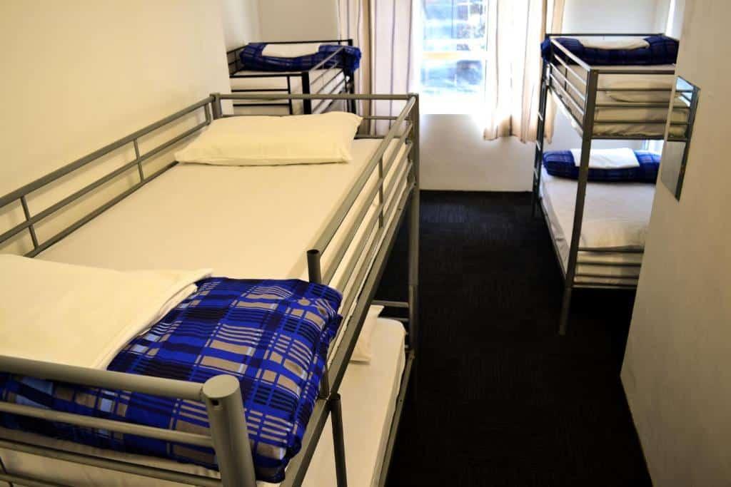 Maze Backpackers Sydney