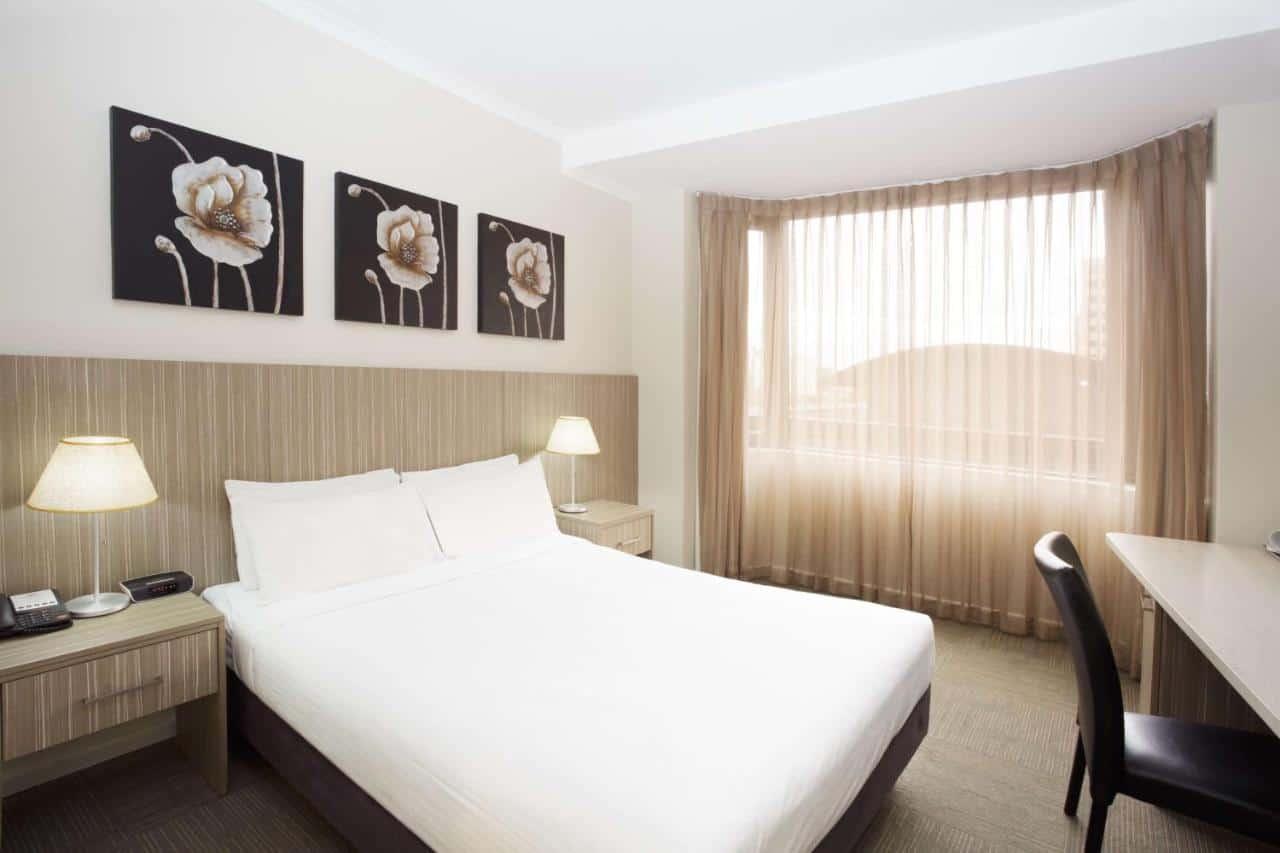Metro Hotel room
