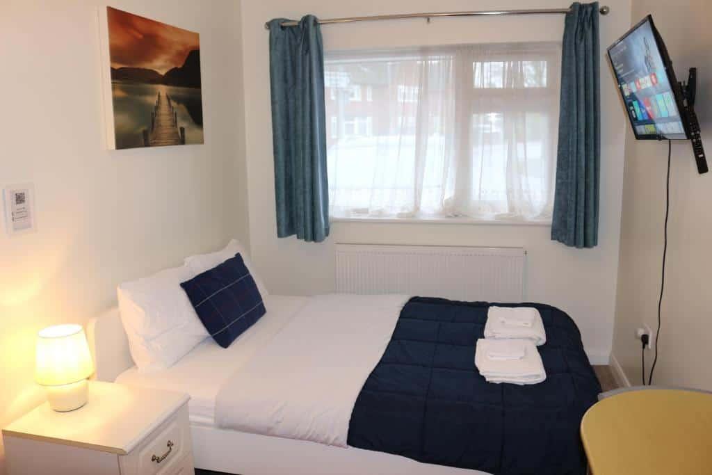 ensuite room
