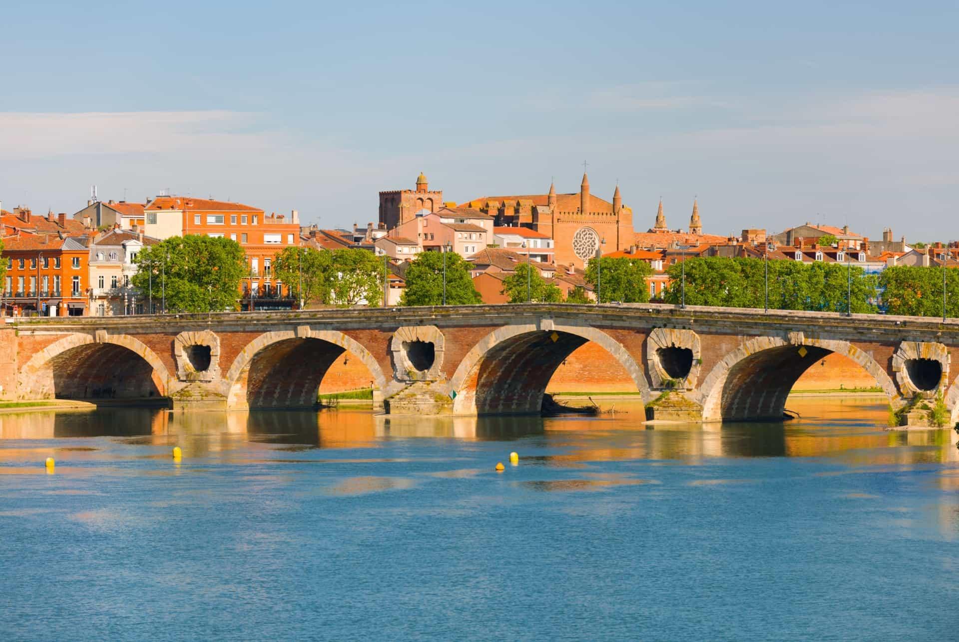 best season to visit Toulouse