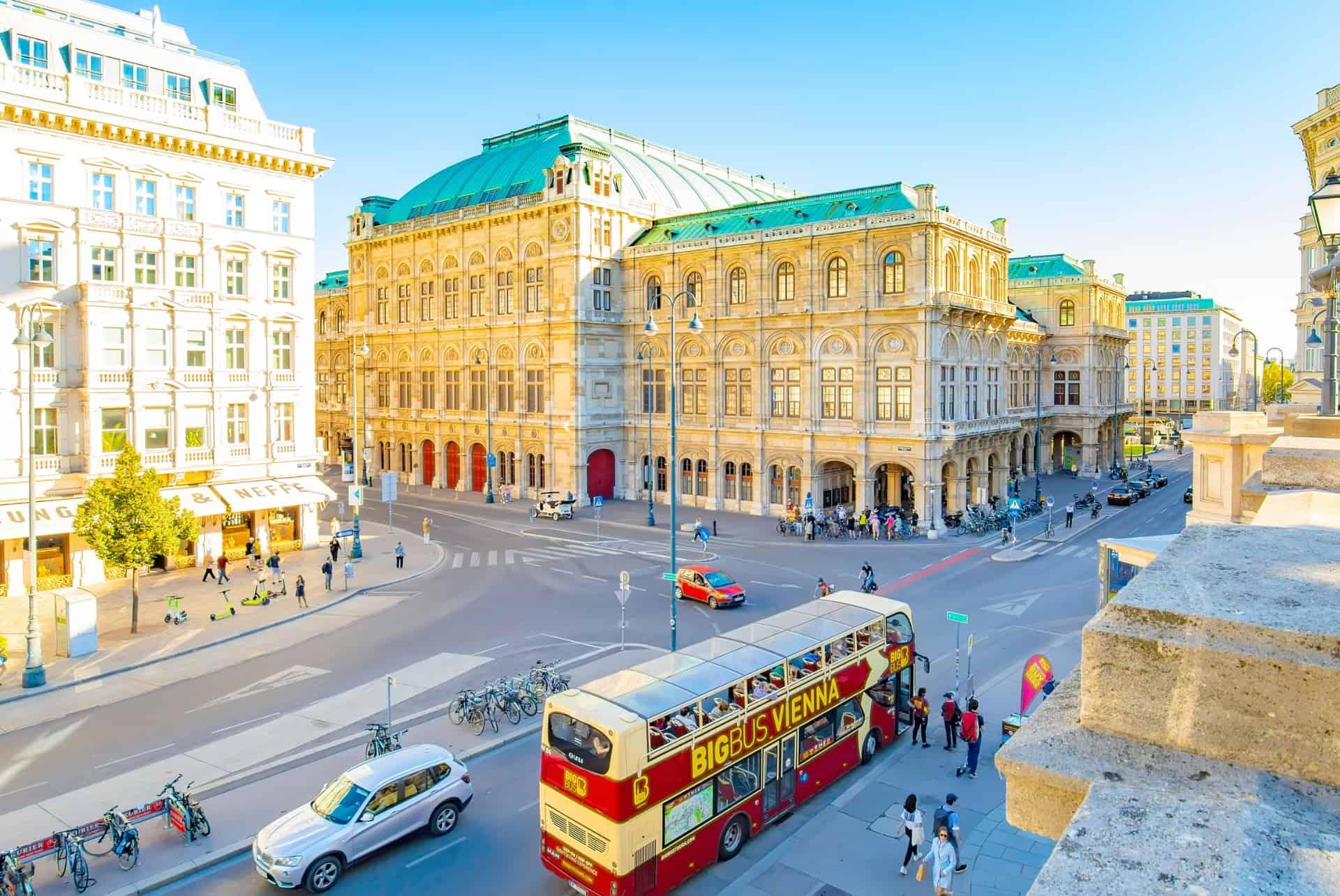 visit vienna bus