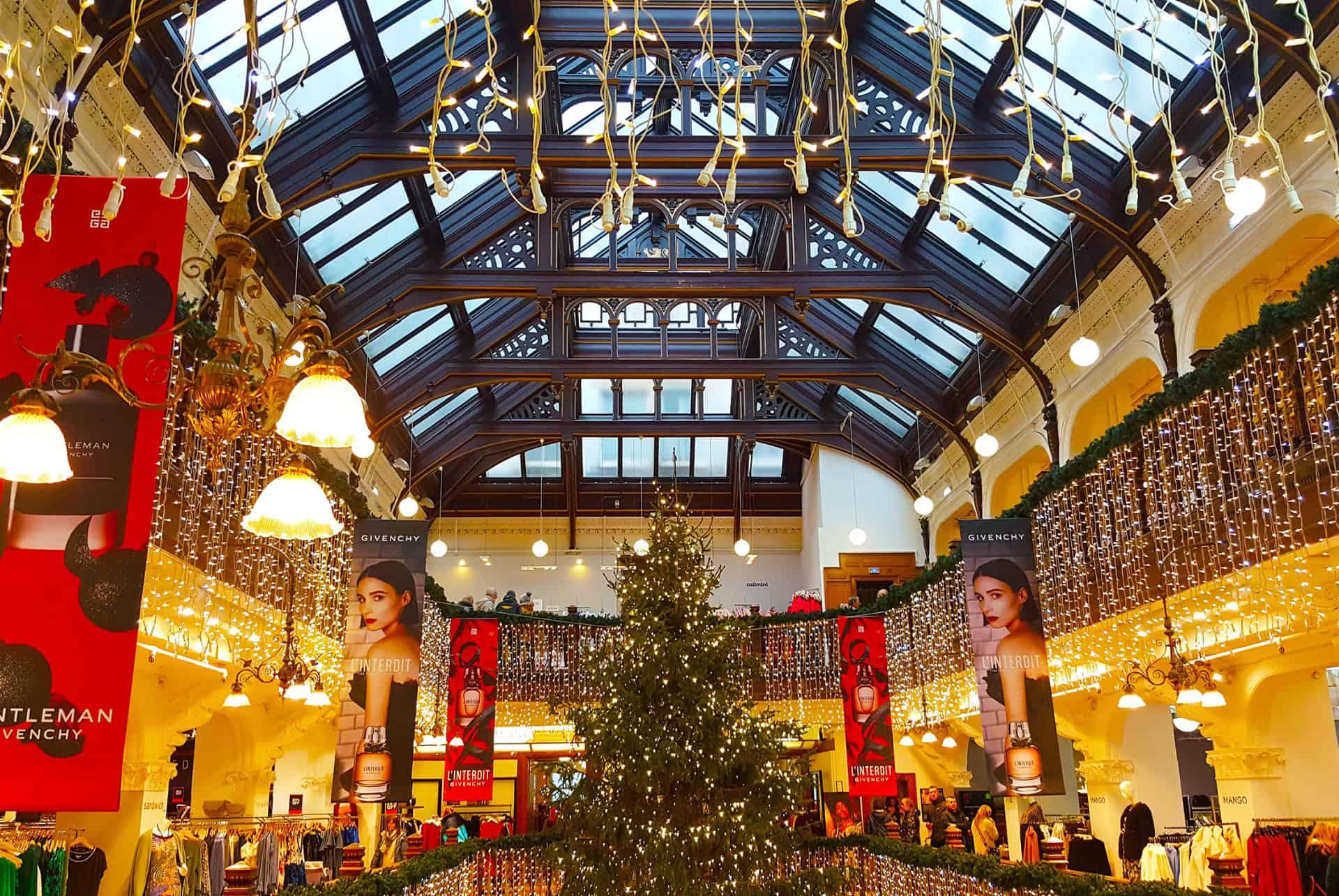 jenners hall during the holidays edinburgh in 2 days