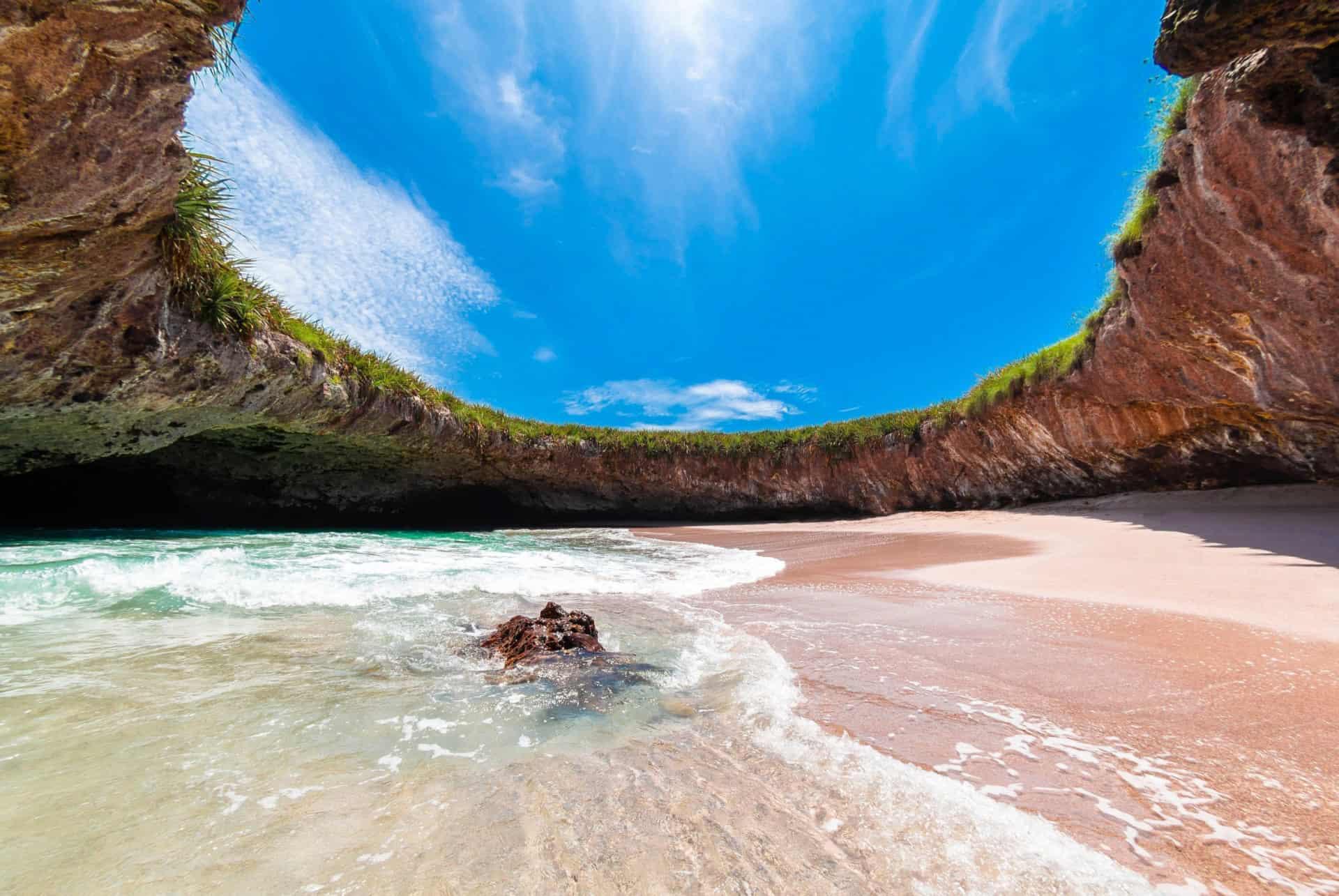 the hidden beach Marieta Islands