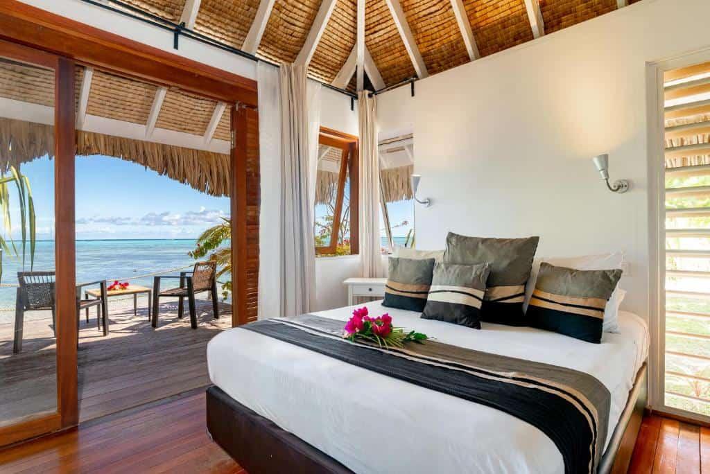 beach lodge sleeping moorea