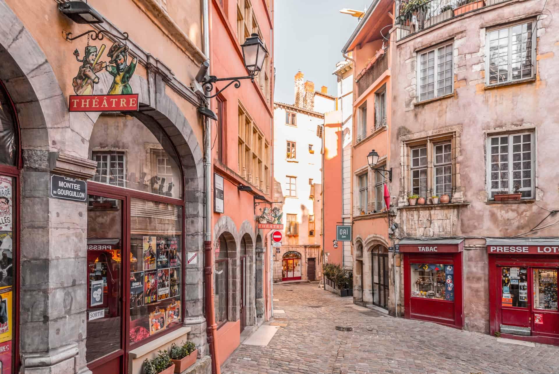 where to sleep in old lyon
