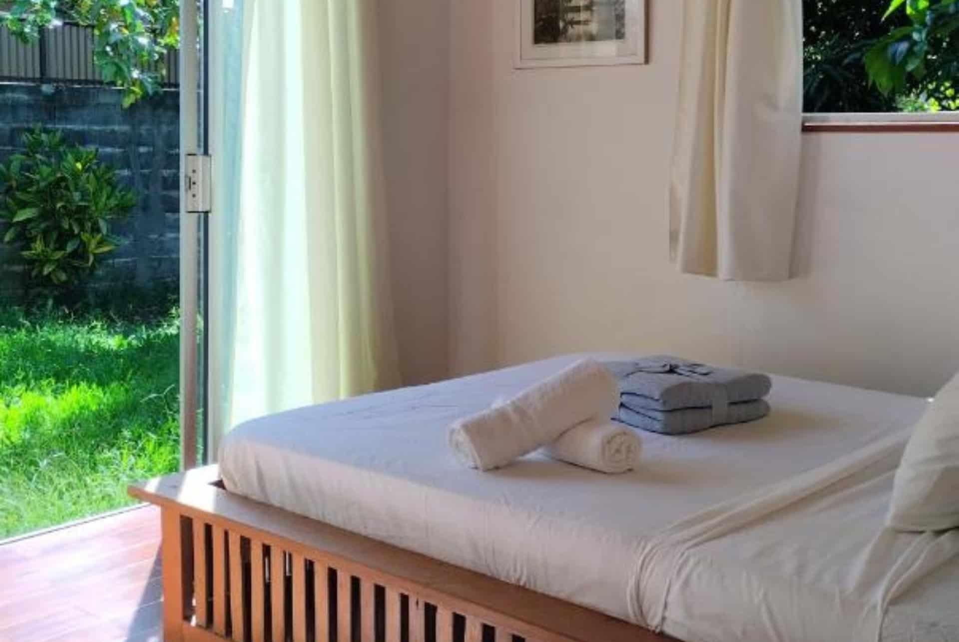 Tema'e Beach House room