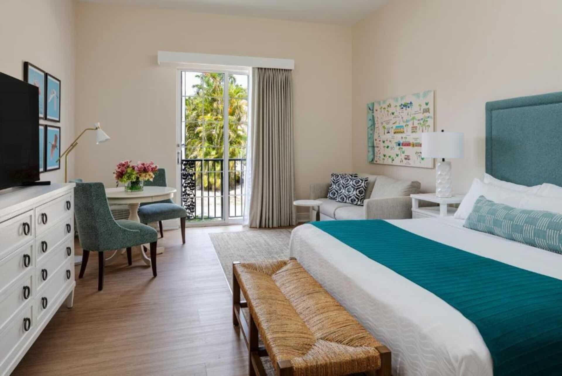 Naples Park Central Hotel