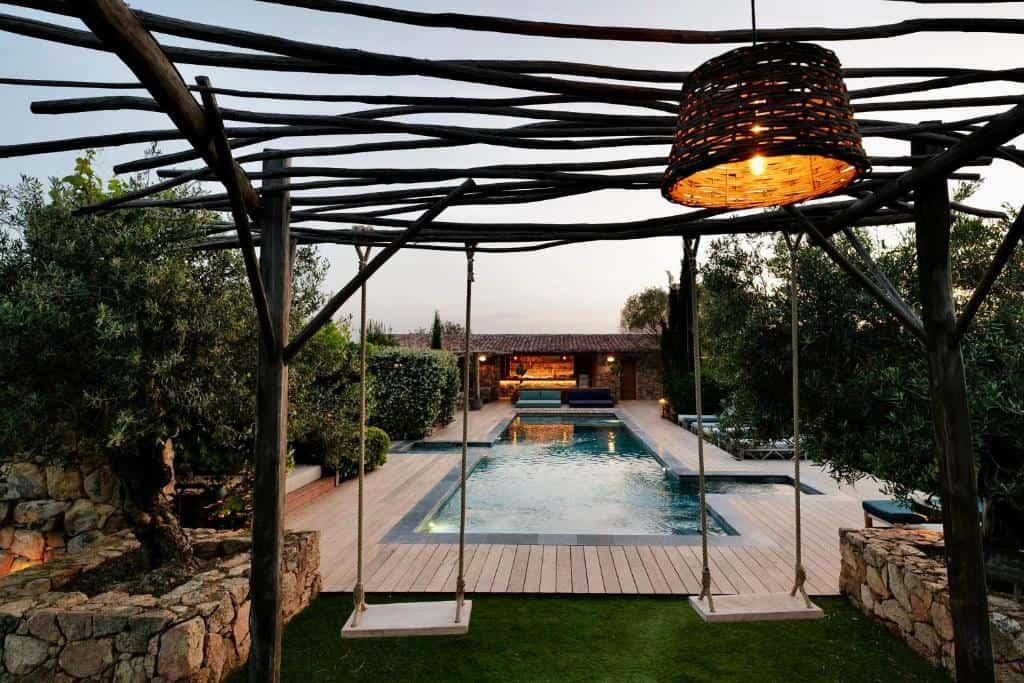 Domaine Pozzo di Mastri pool