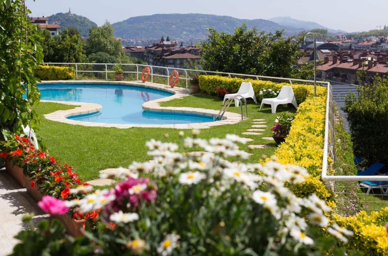 Hotel Avenida garden