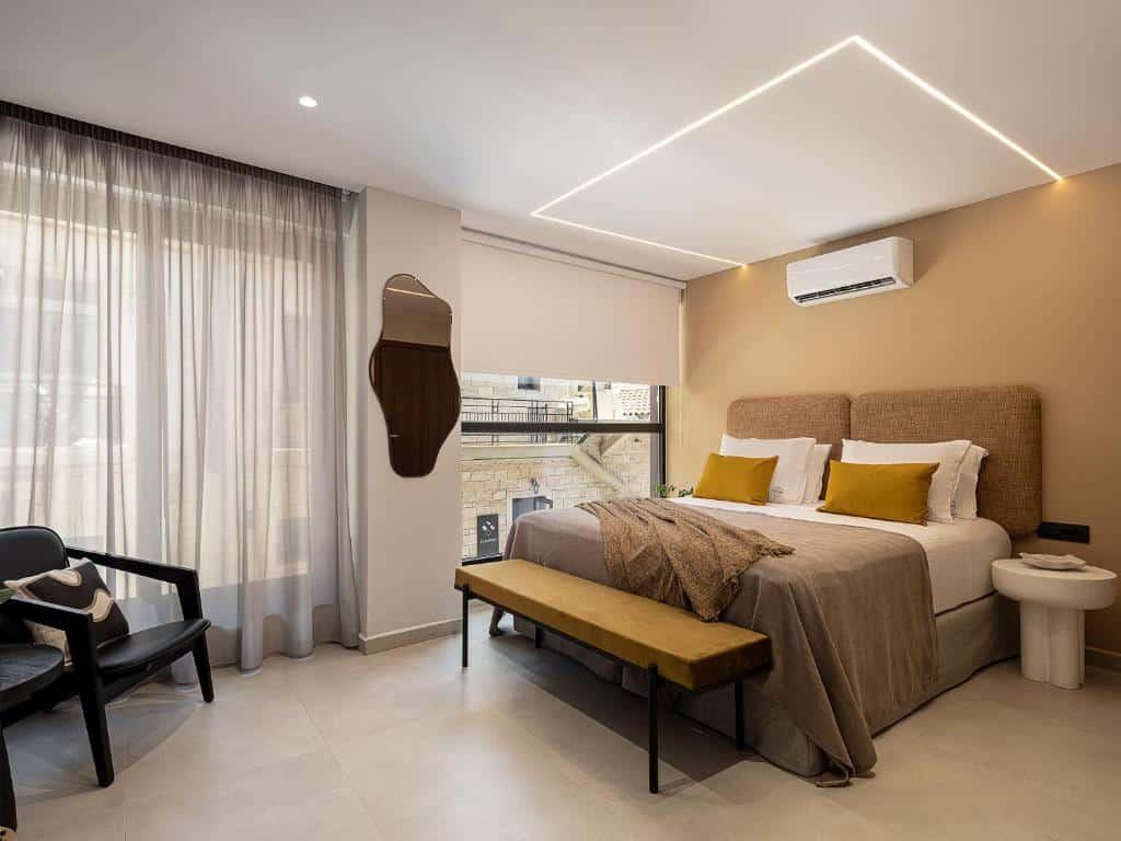 theta boutique hotel room