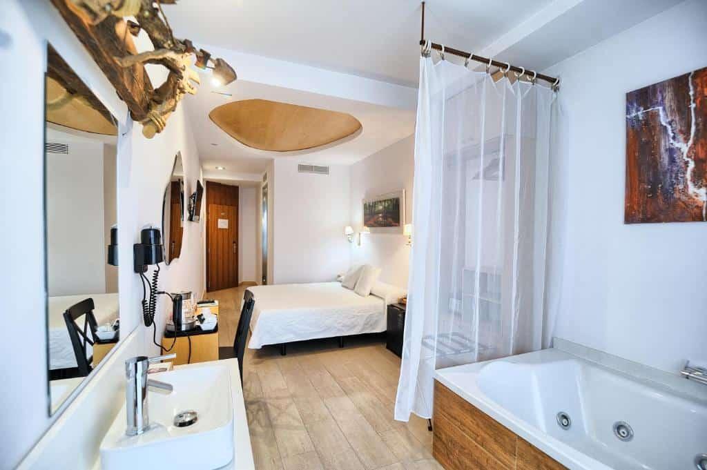 Hotel Sabbia by Gabbeach room