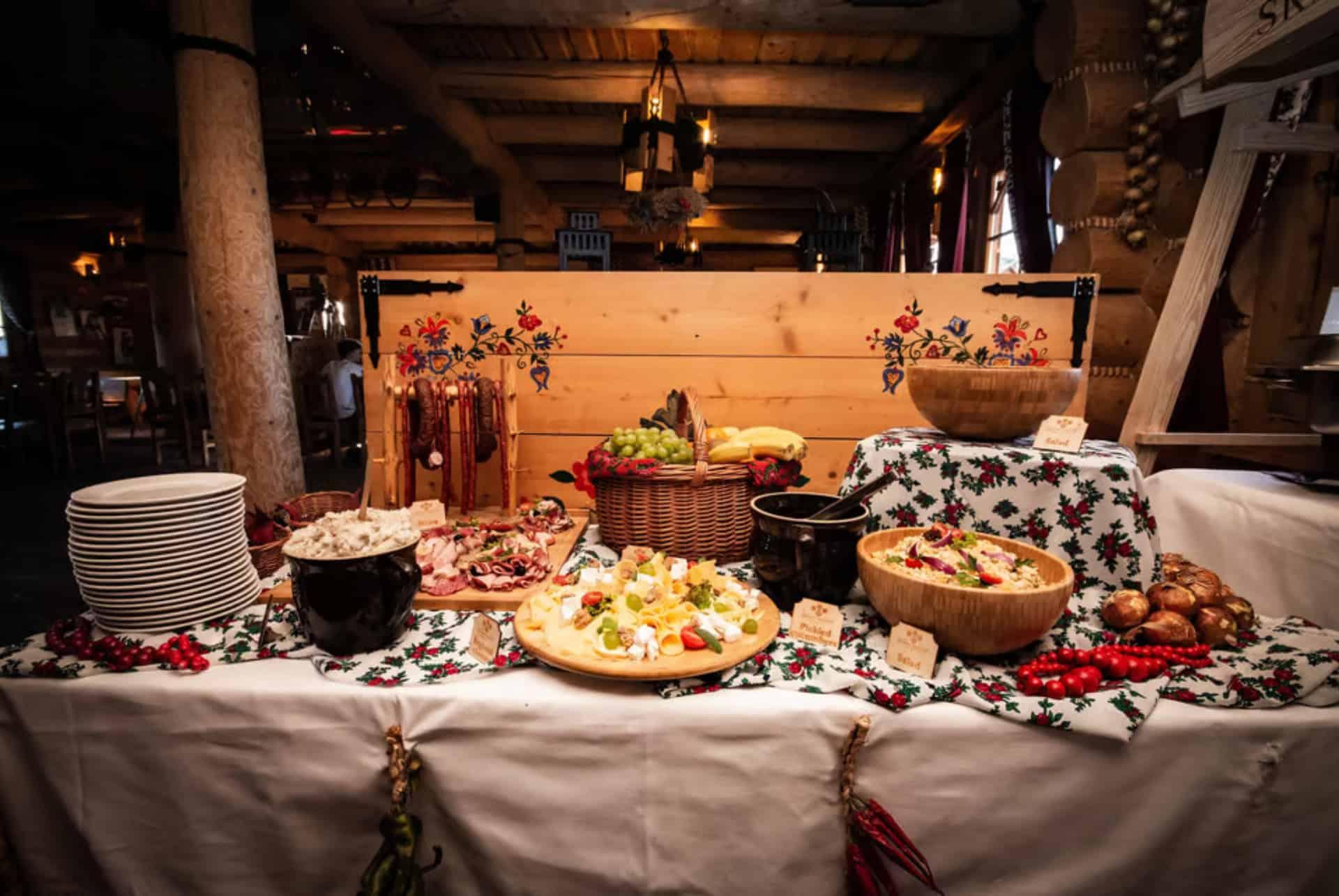 what to do in Poland Polish folk show with dinner