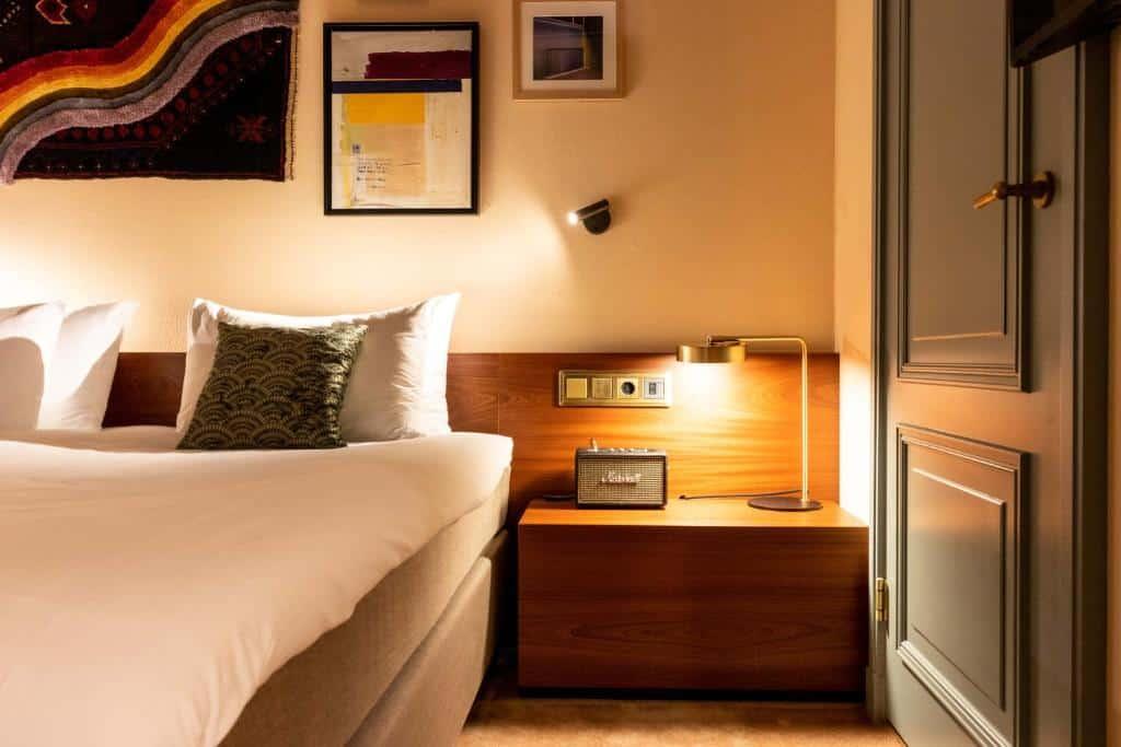 hotel mercier room