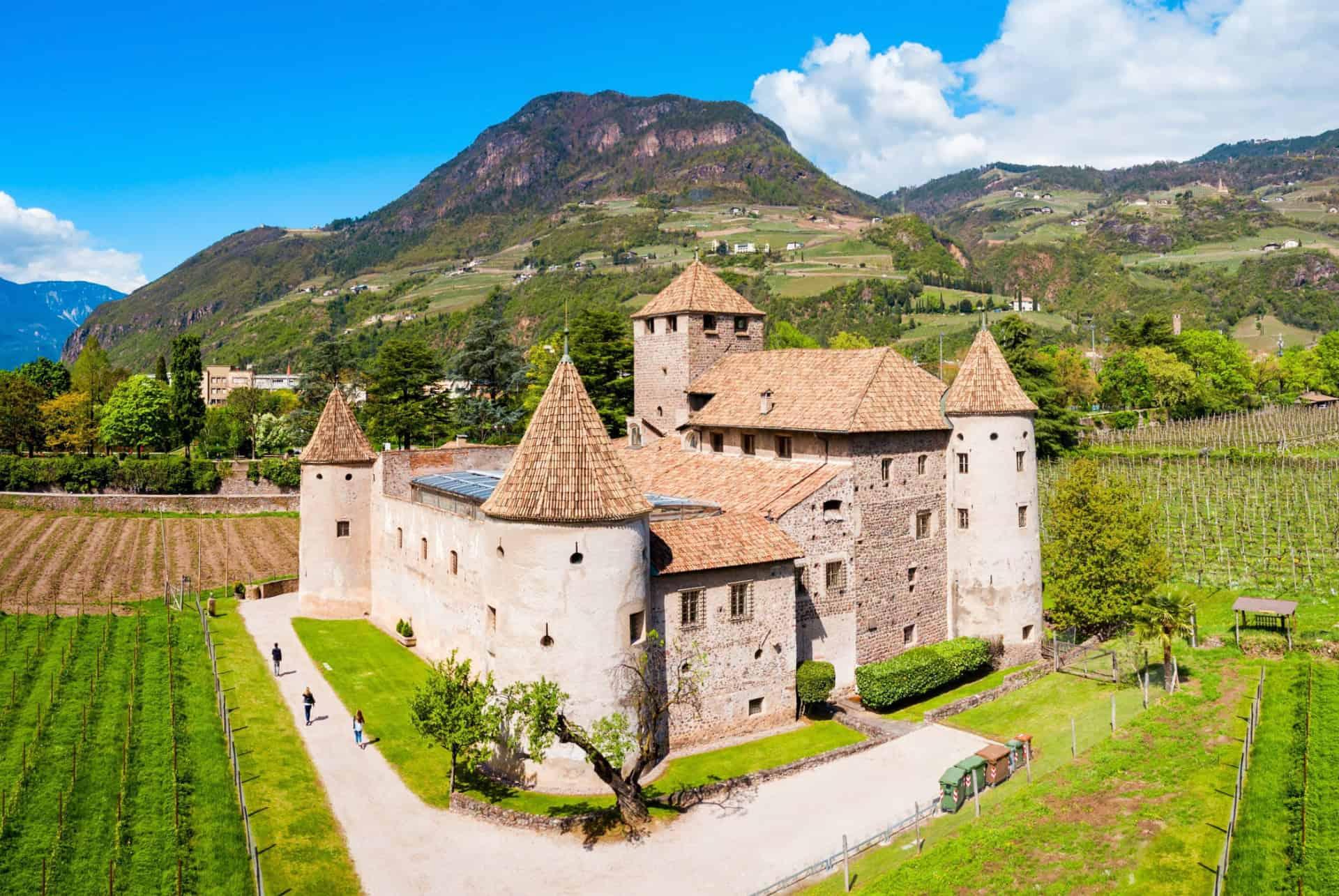 mareccio castle