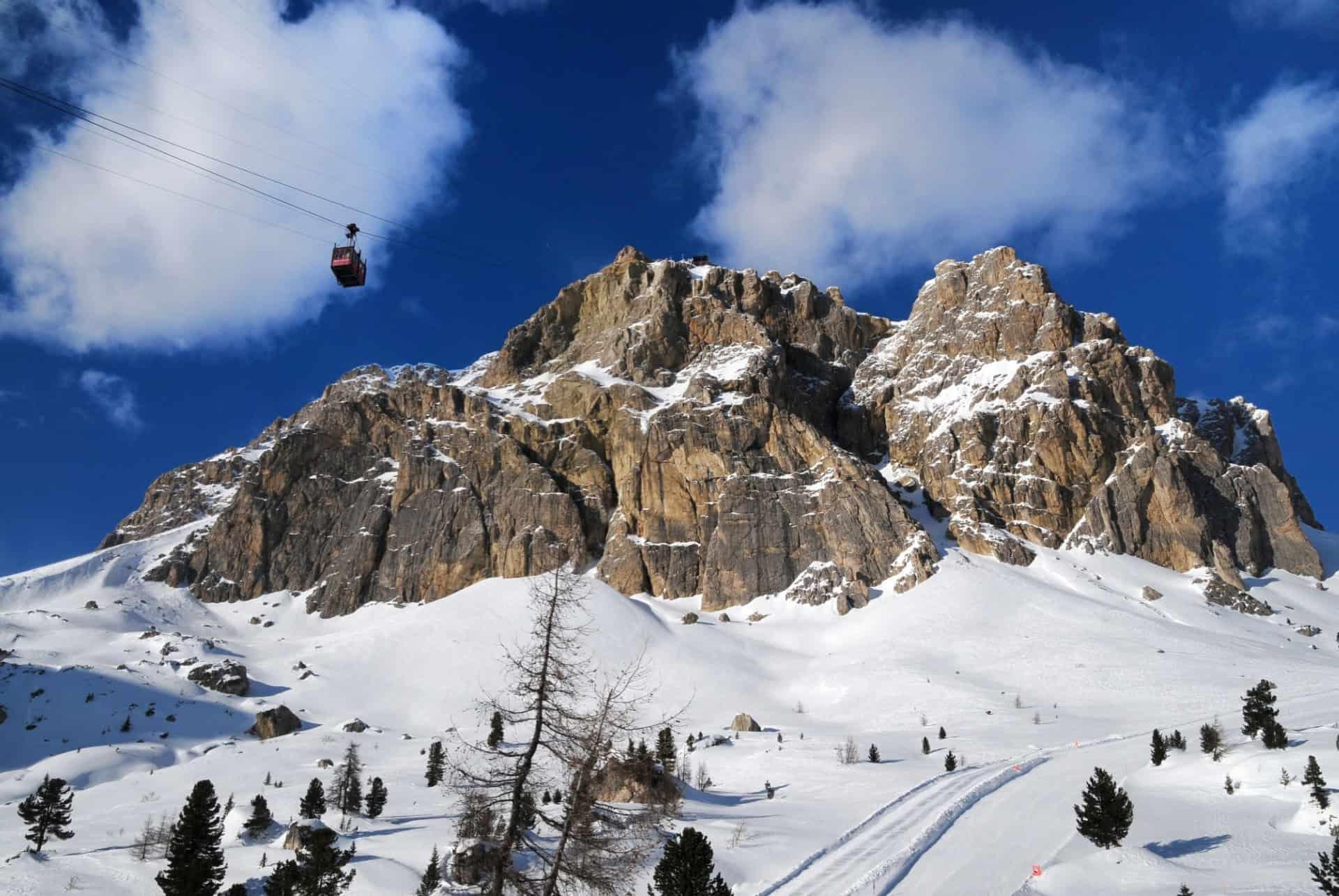 lagazuoi cable car winter