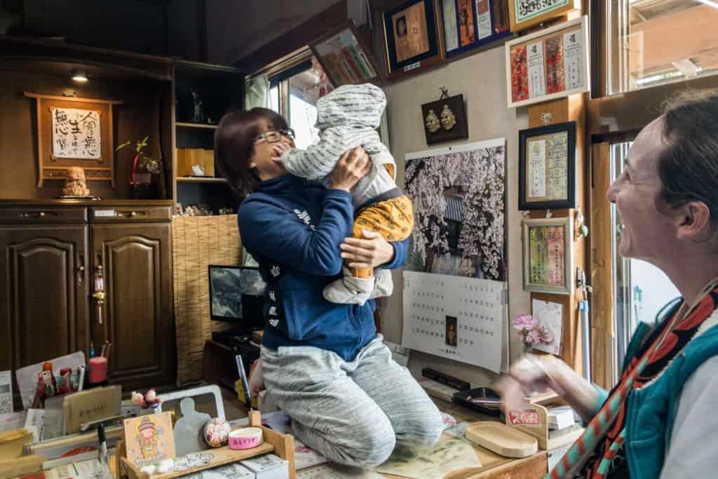 Shikoku, pilgrimage, pilgrim, family, baby, Japan, travel, temple, 32, temple 32, view, sea, ocean, mom, Amandine, traveler, Japanese, hug, stranger, welcome, kindness