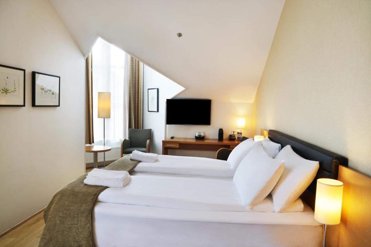 reykjavik centrum hotel room