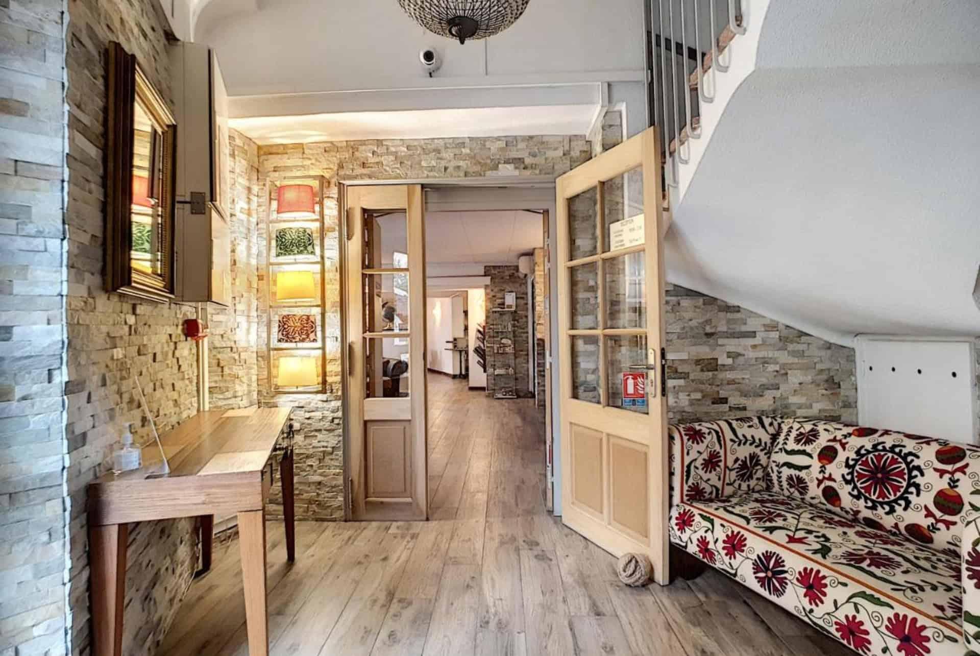 interior hotel le chardon bleu