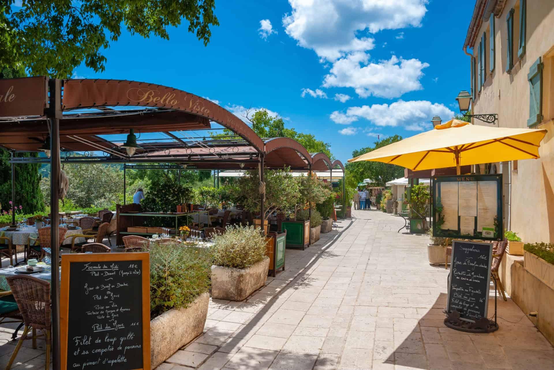 where to sleep in saint-tropez village of gassin