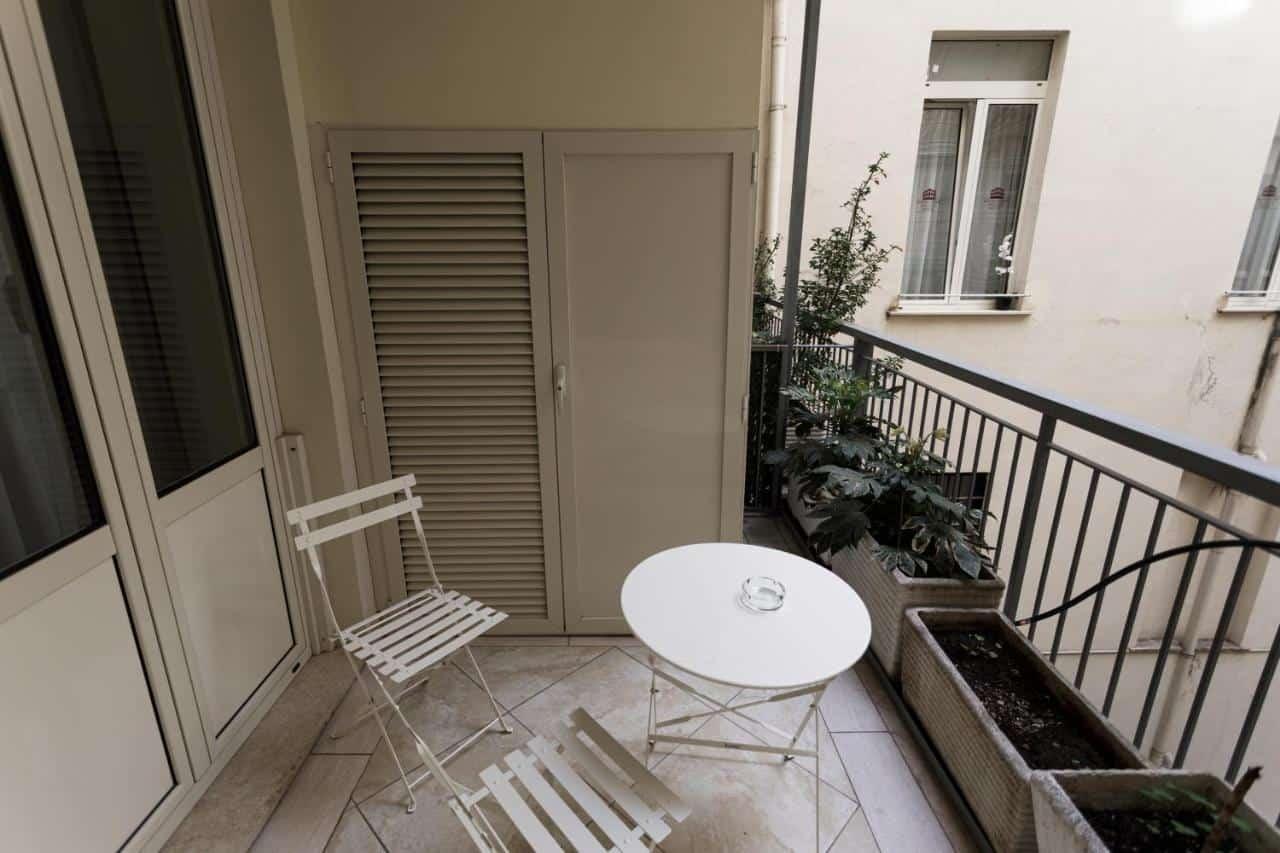 Rome in June hotel exterior