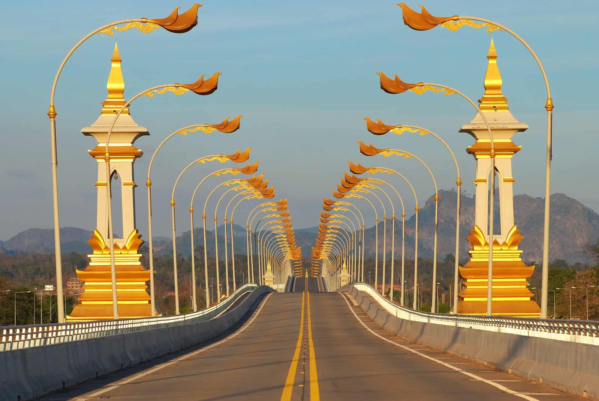 friendship bridge lao thailand