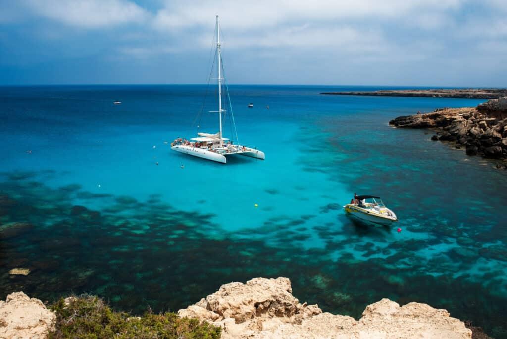 catamaran santorini