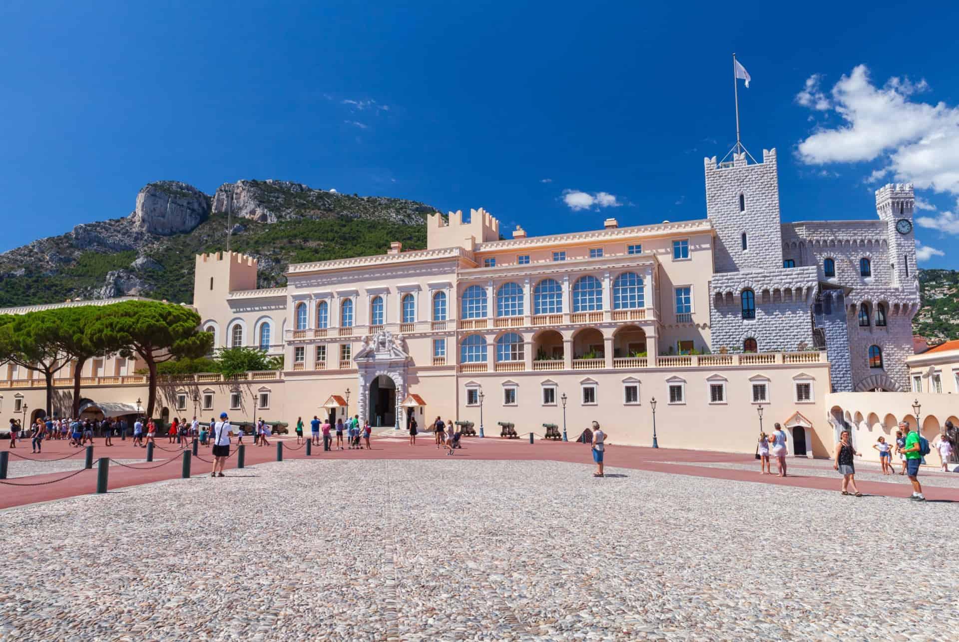 tourists monte carlo