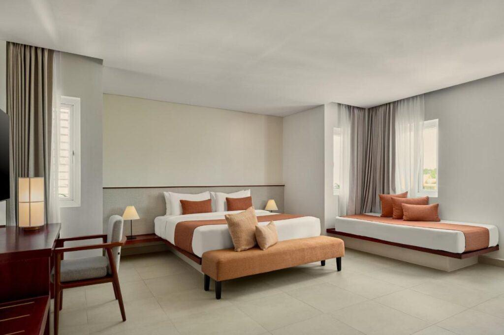 phnom penh room