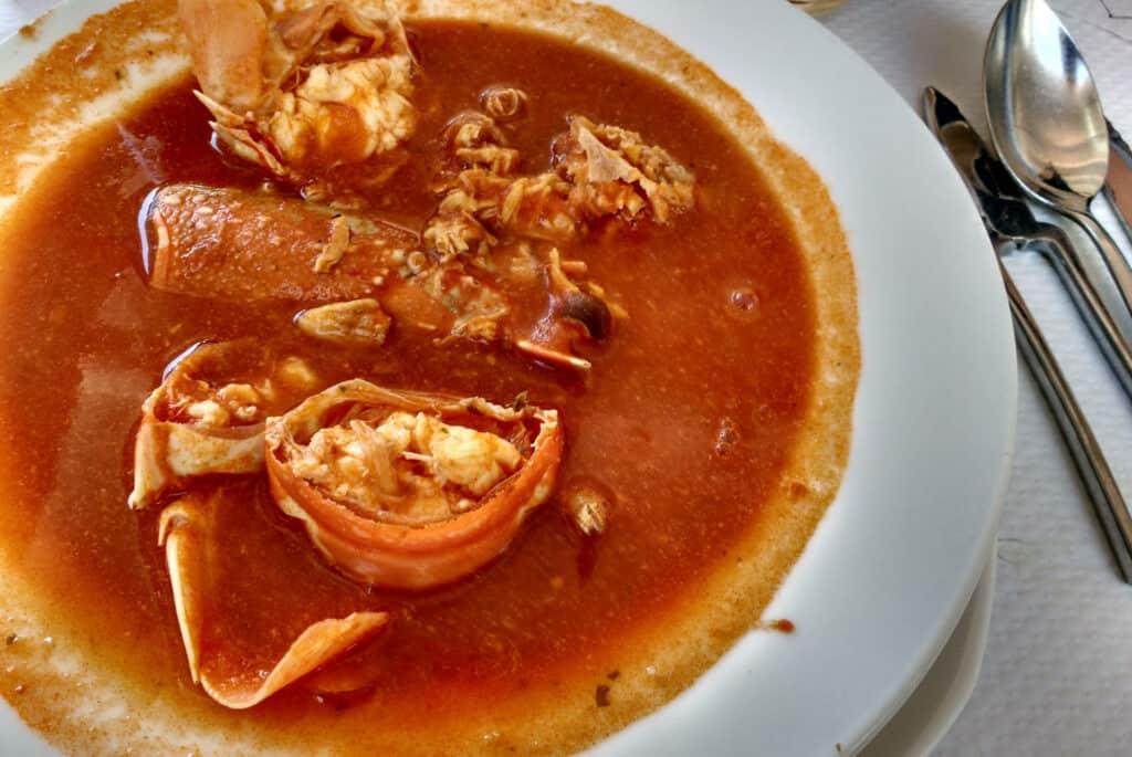 what to do in Minorca Caldereta