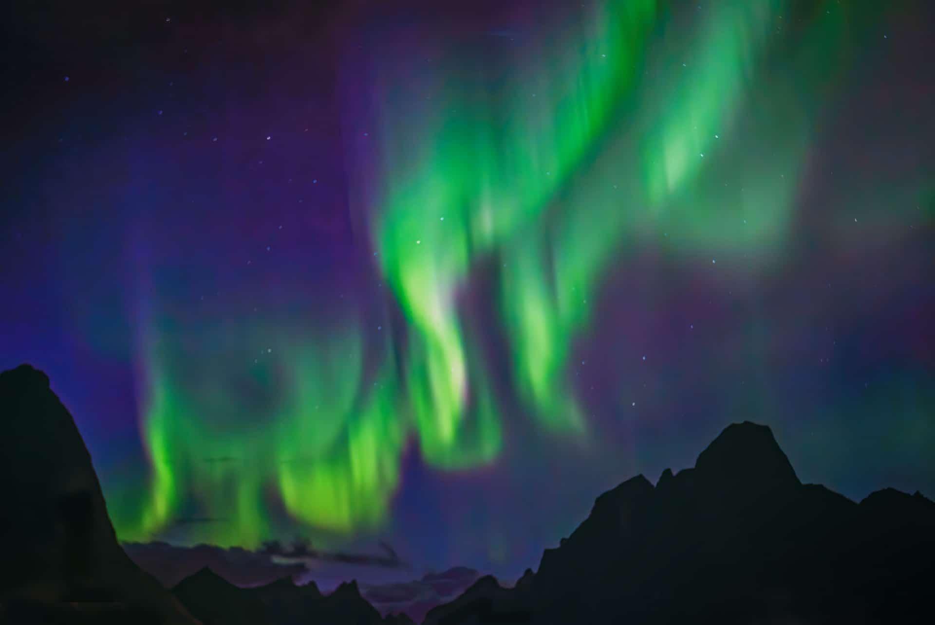 where to see the northern lights green