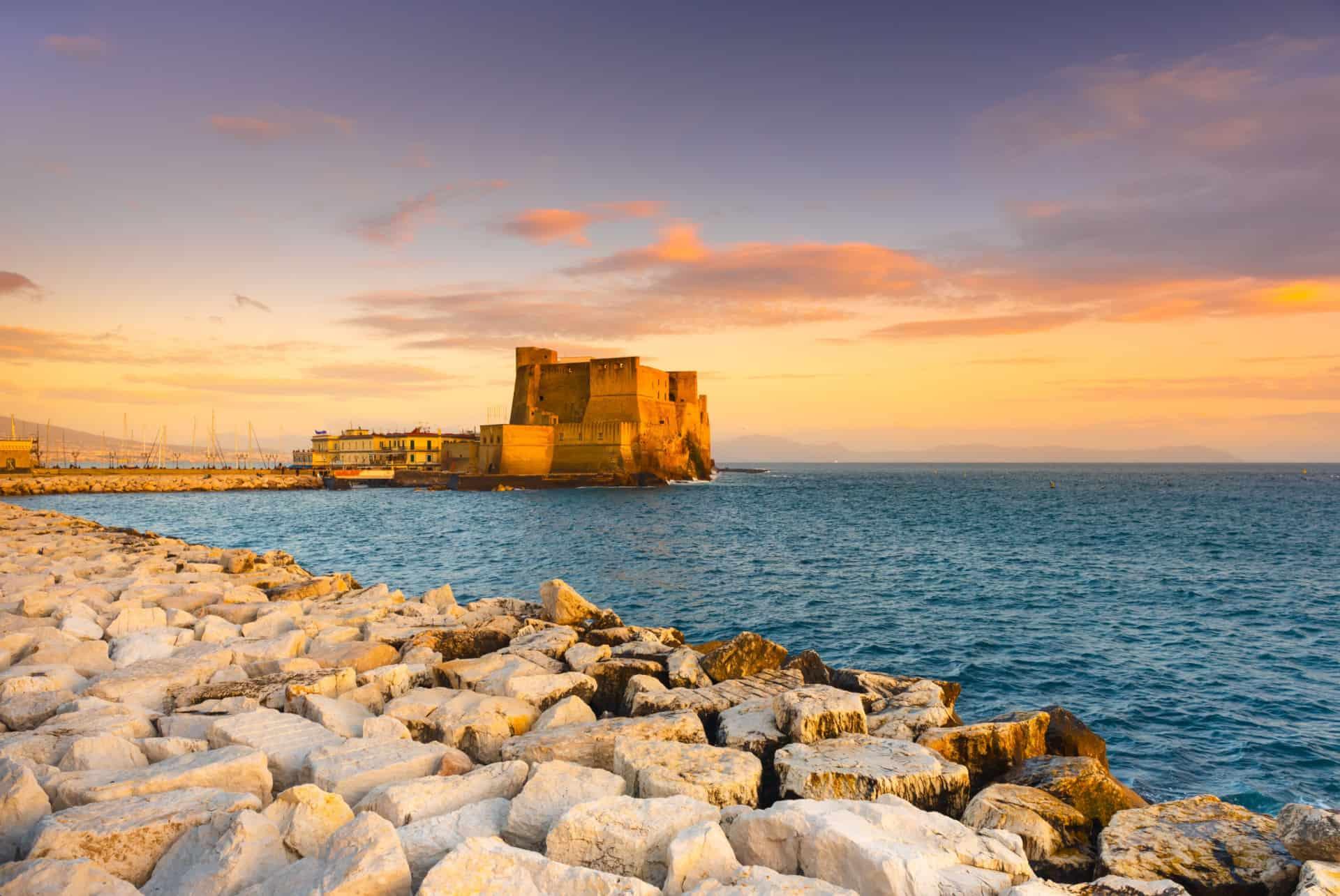 what to do in naples ovo castle