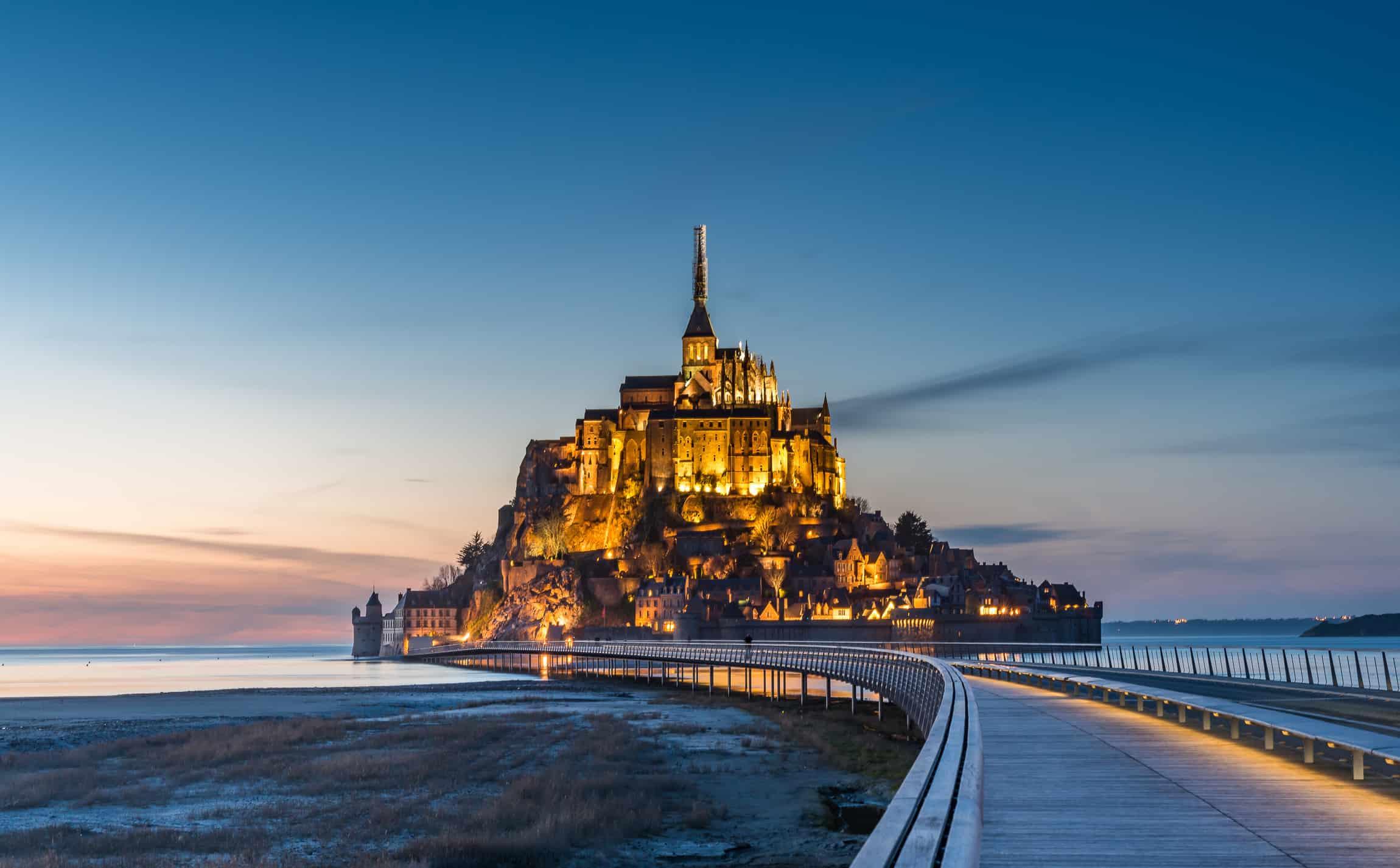 where to stay near mont saint michel