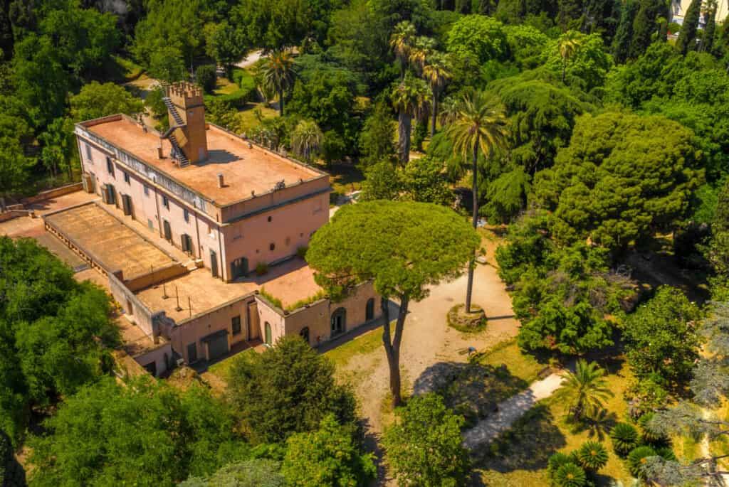 visit trastevere rome villa sciarra