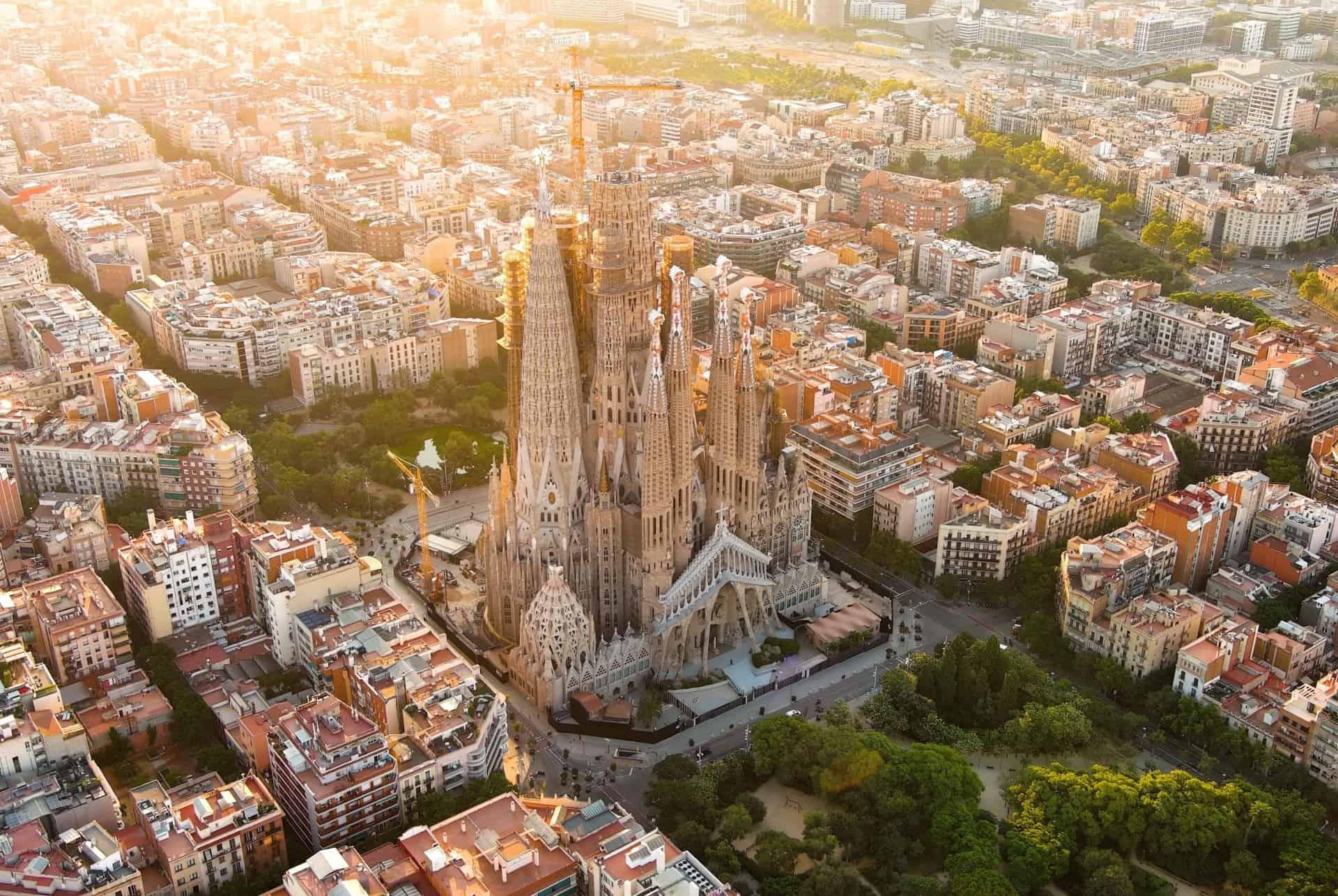 where to stay in barcelona eixample neighborhood