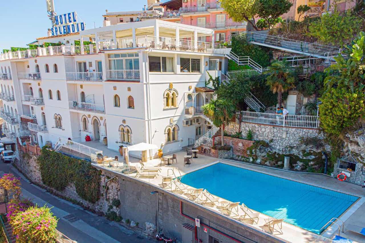 where to stay while traveling in Sicily