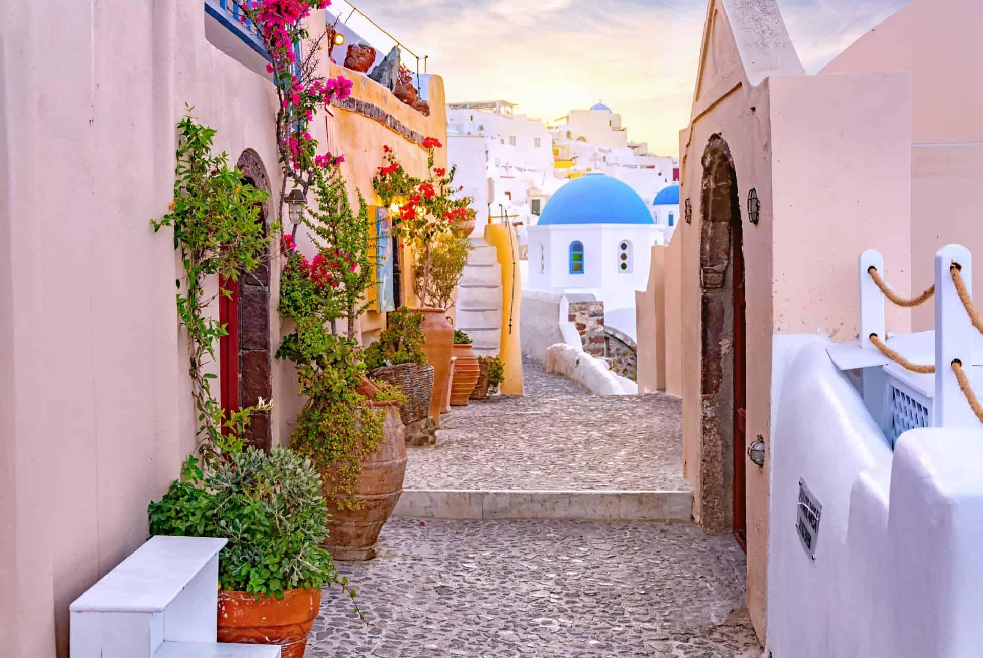 Oia where to stay in Santorini