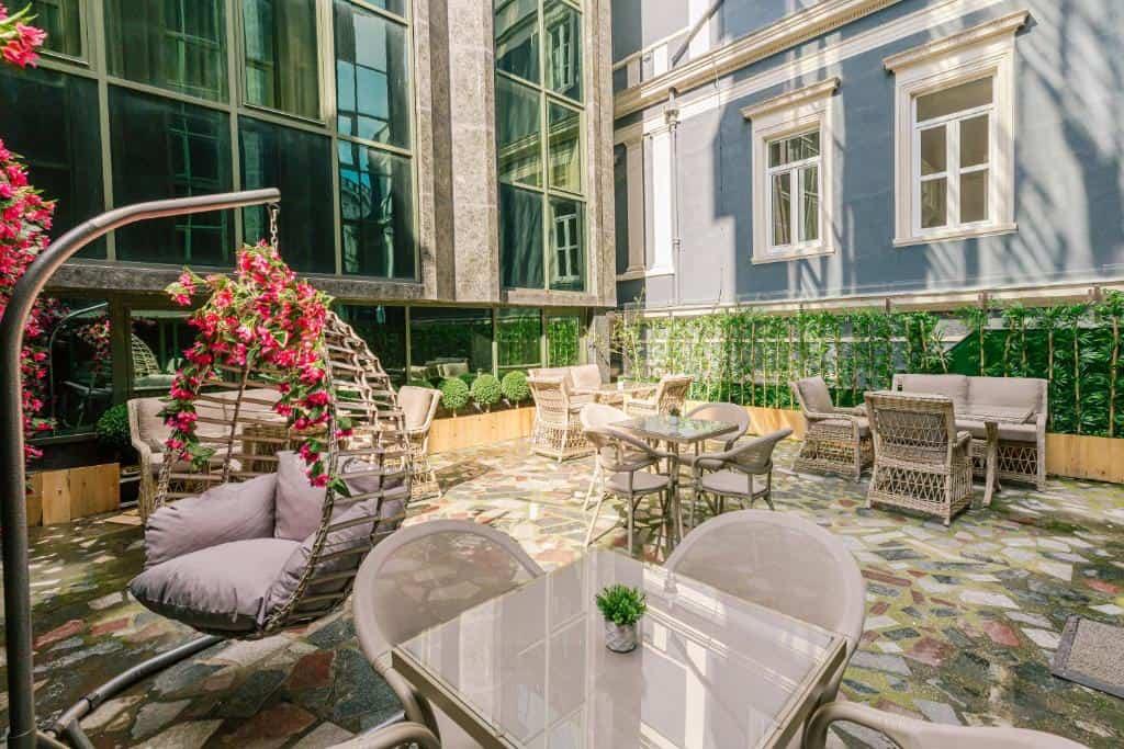 marble hotel