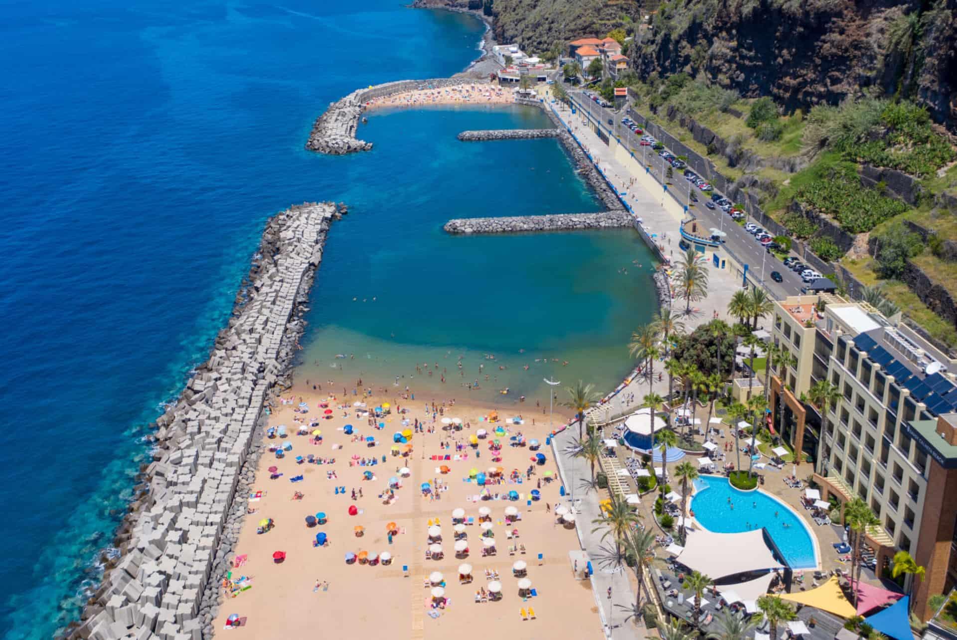 sleep in madeira calheta