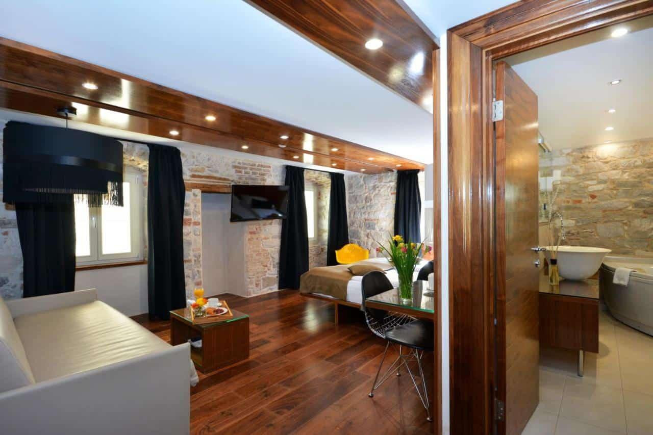 Jupiter Luxury Hotel Room