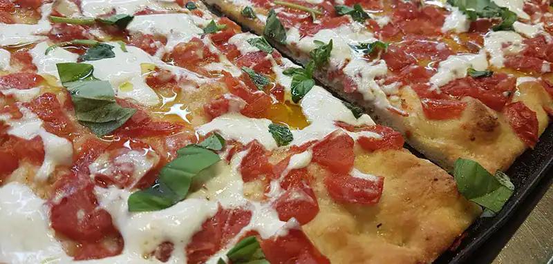 pizzas in rome